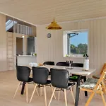 Feriehus Lovely In With Wifi